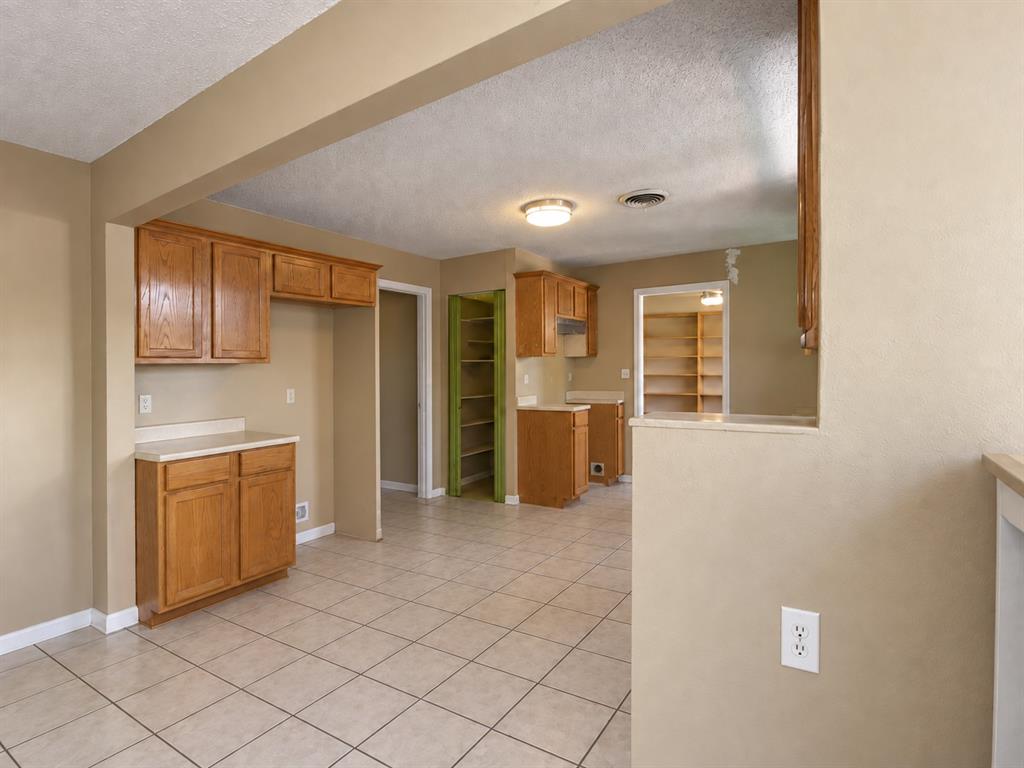 1727 Whittier Avenue Property Photo 15