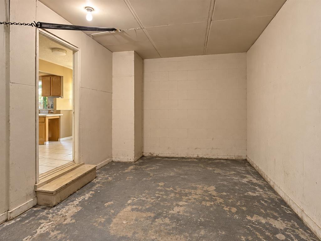 1727 Whittier Avenue Property Photo 24