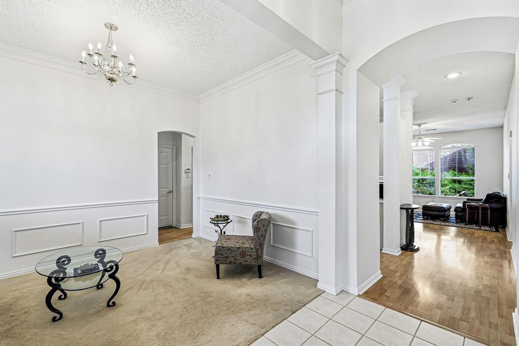 2900 Woodhaven Drive Property Photo 3