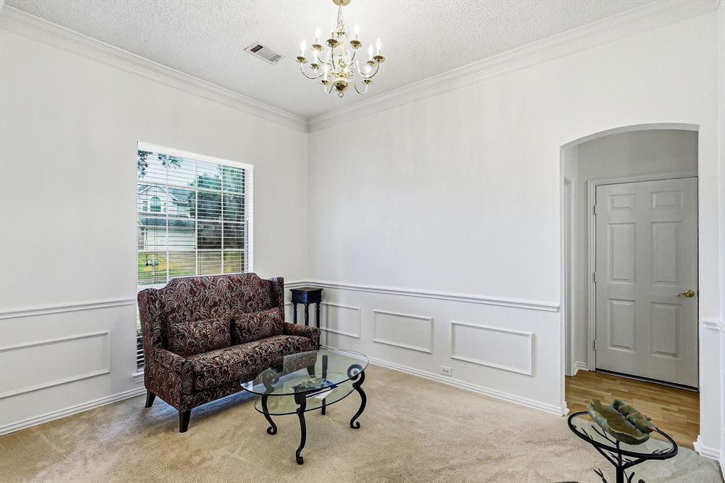 2900 Woodhaven Drive Property Photo 4