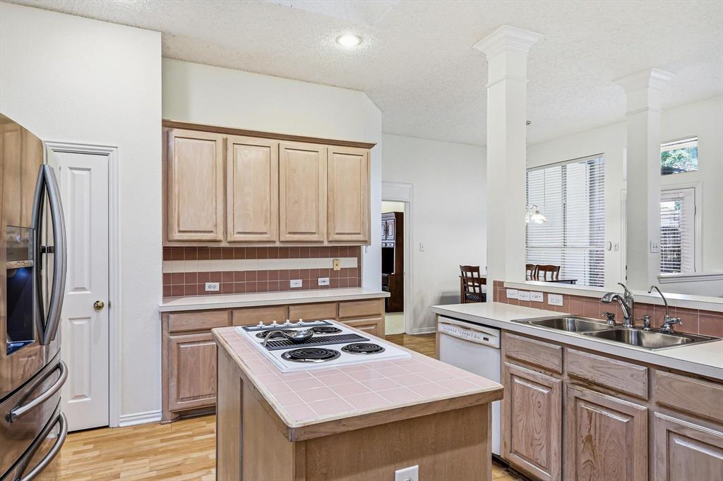 2900 Woodhaven Drive Property Photo 10