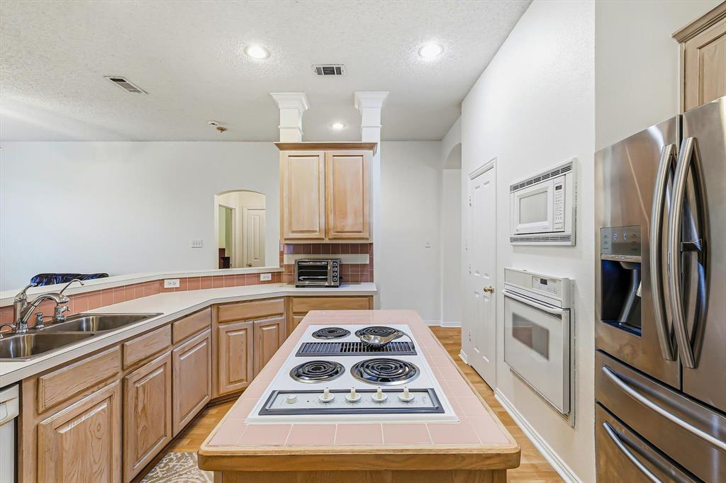 2900 Woodhaven Drive Property Photo 11