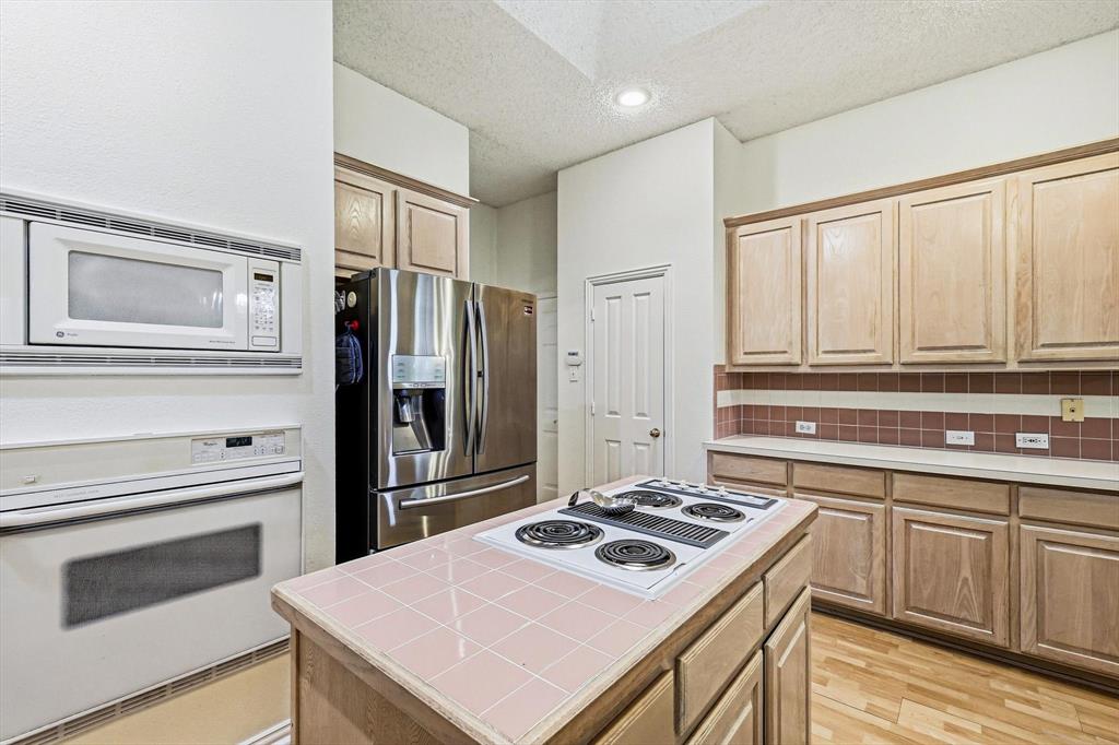 2900 Woodhaven Drive Property Photo 12