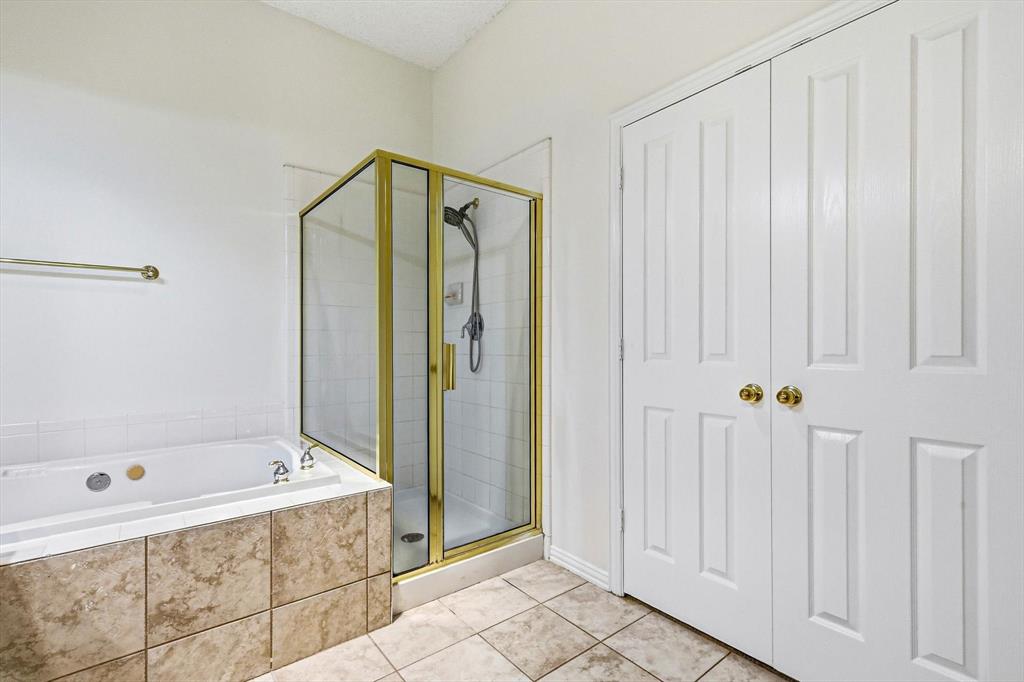 2900 Woodhaven Drive Property Photo 17
