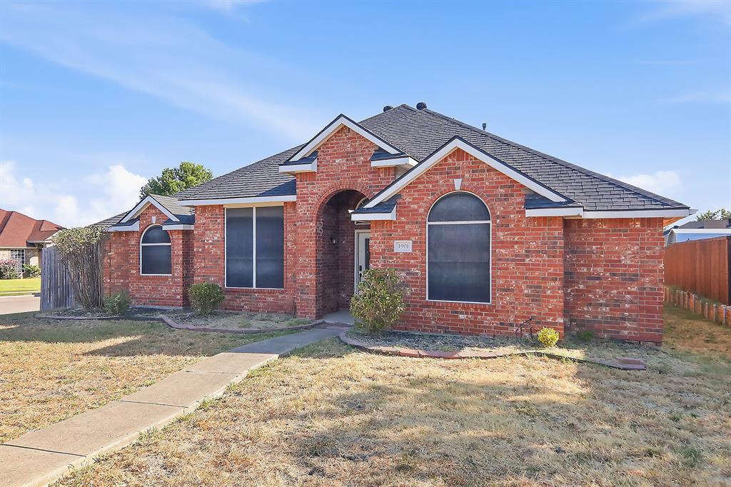 1901 Clifton Drive Property Photo 2