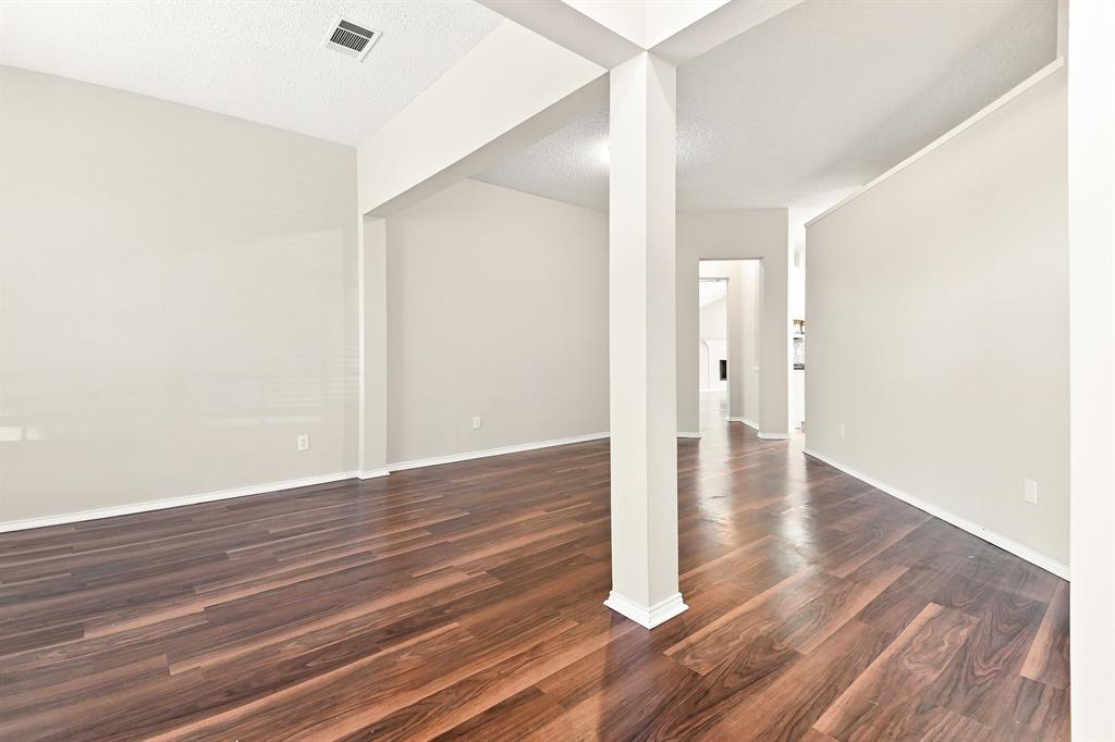 1901 Clifton Drive Property Photo 3