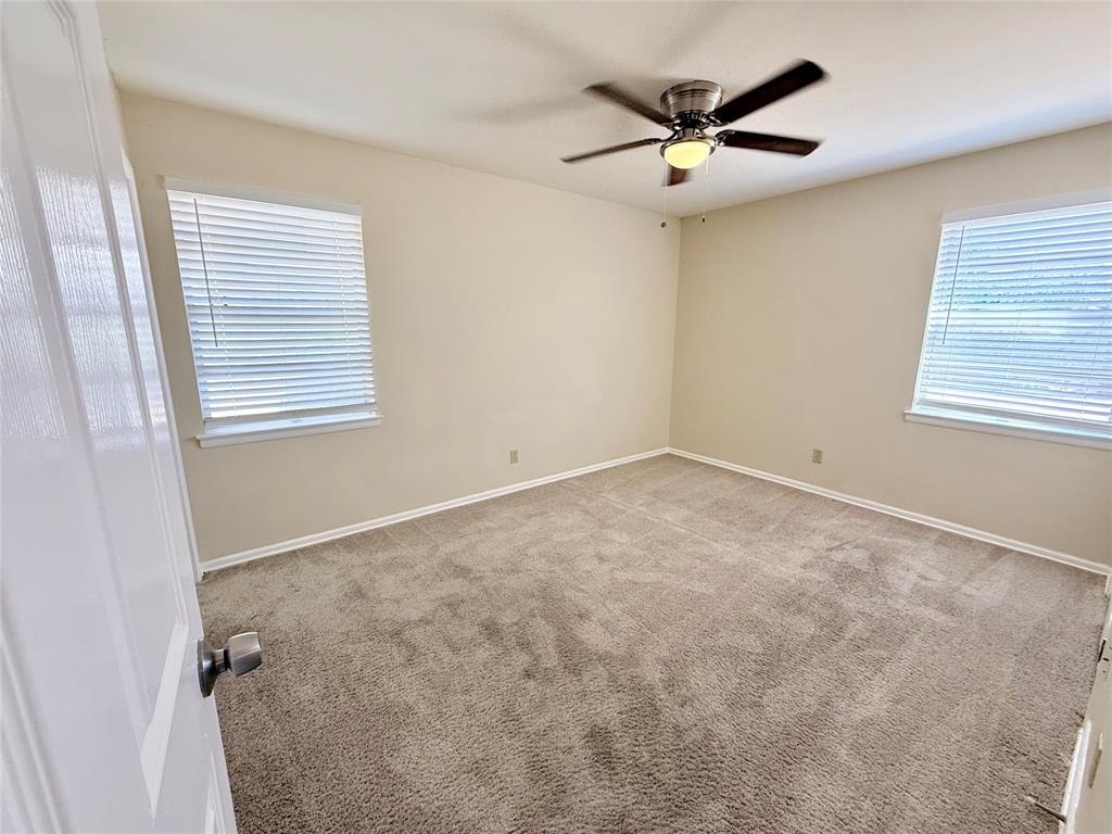 1310 Hampshire Lane Property Photo 11