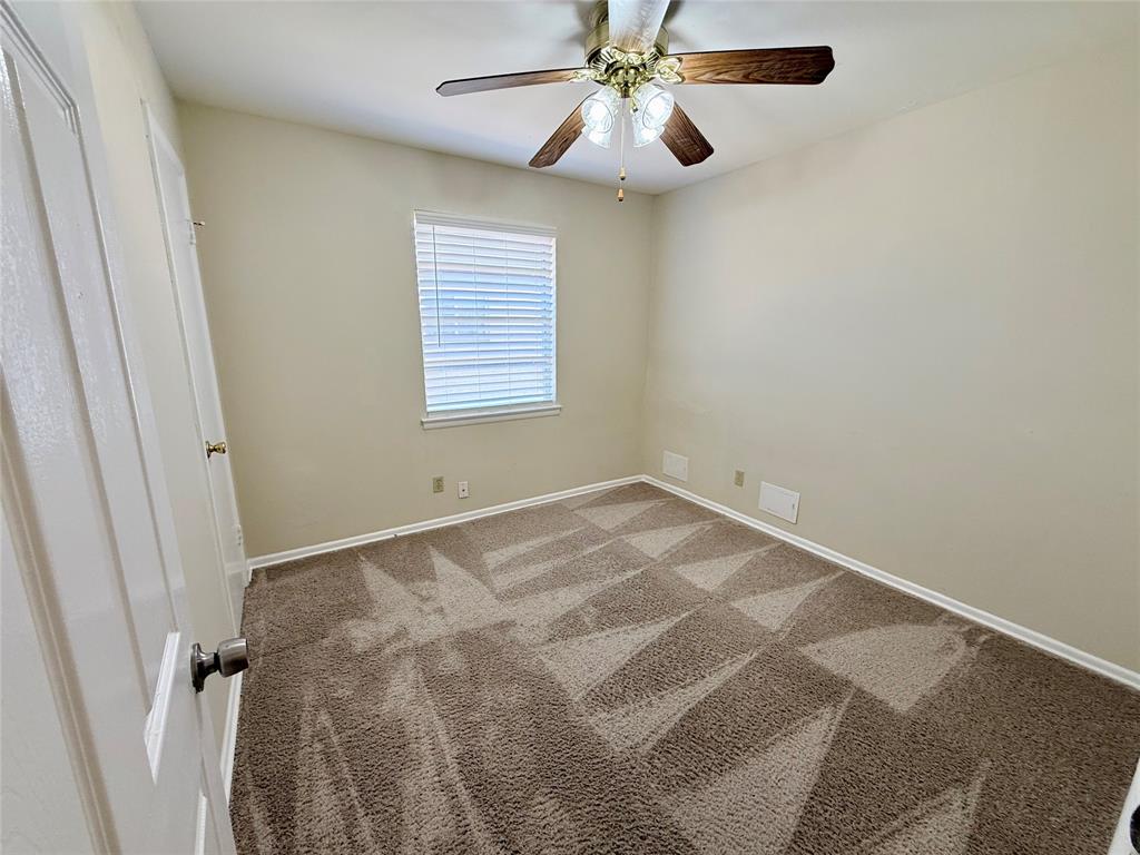 1310 Hampshire Lane Property Photo 12