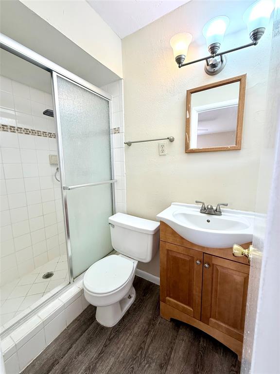 1310 Hampshire Lane Property Photo 13