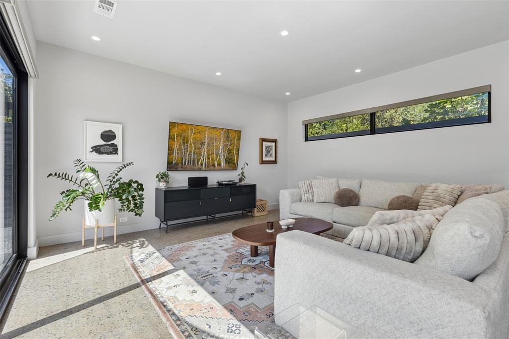 6925 Tyree Street Property Photo 13