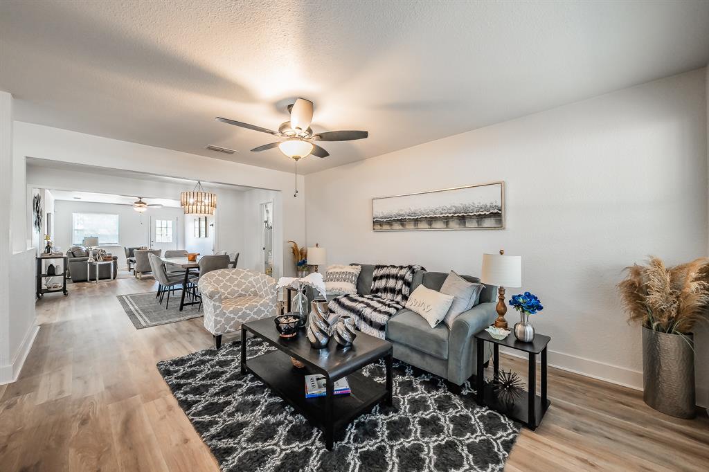 7117 Payte Lane Property Photo 4