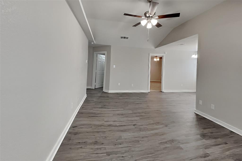4112 Nandina Court Property Photo 4