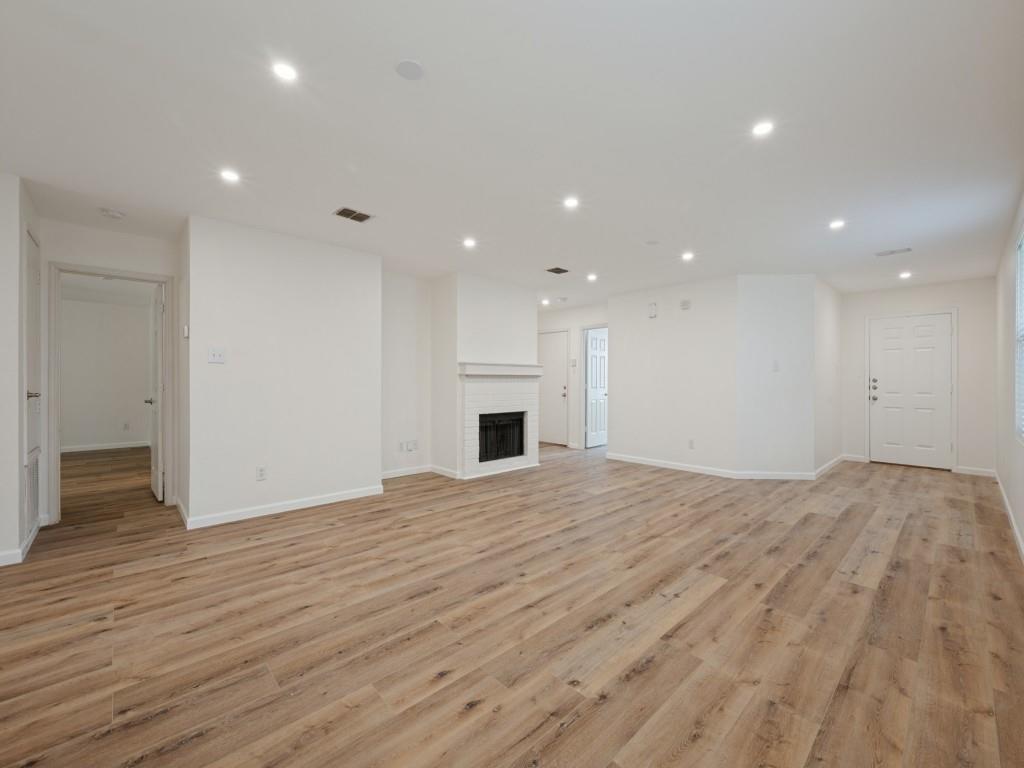 605 Rocky Springs Drive Property Photo 3
