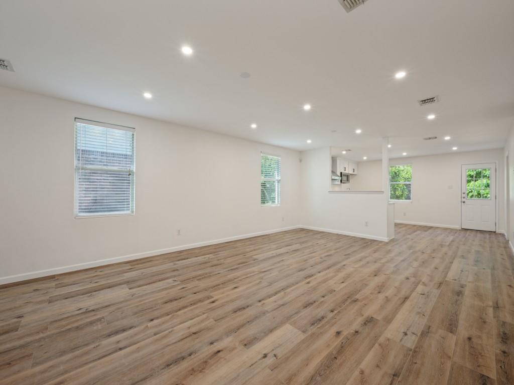 605 Rocky Springs Drive Property Photo 6