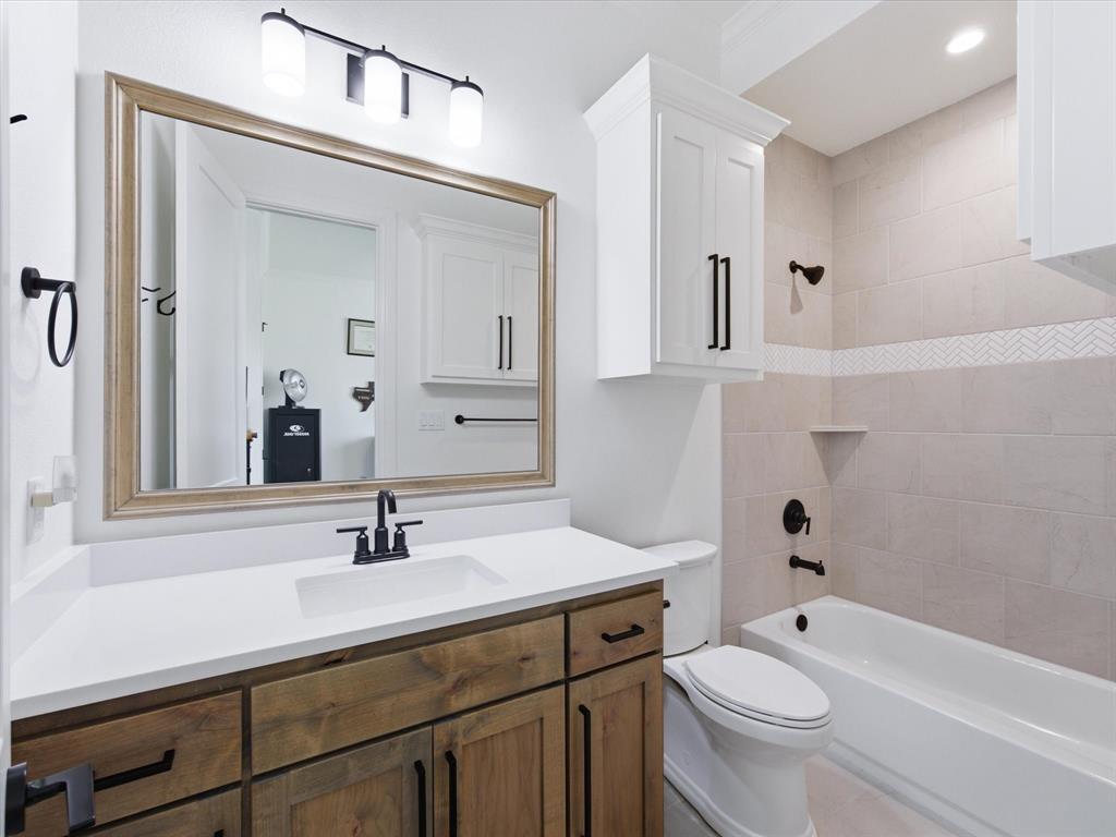 317 Kenyon Court Property Photo 24