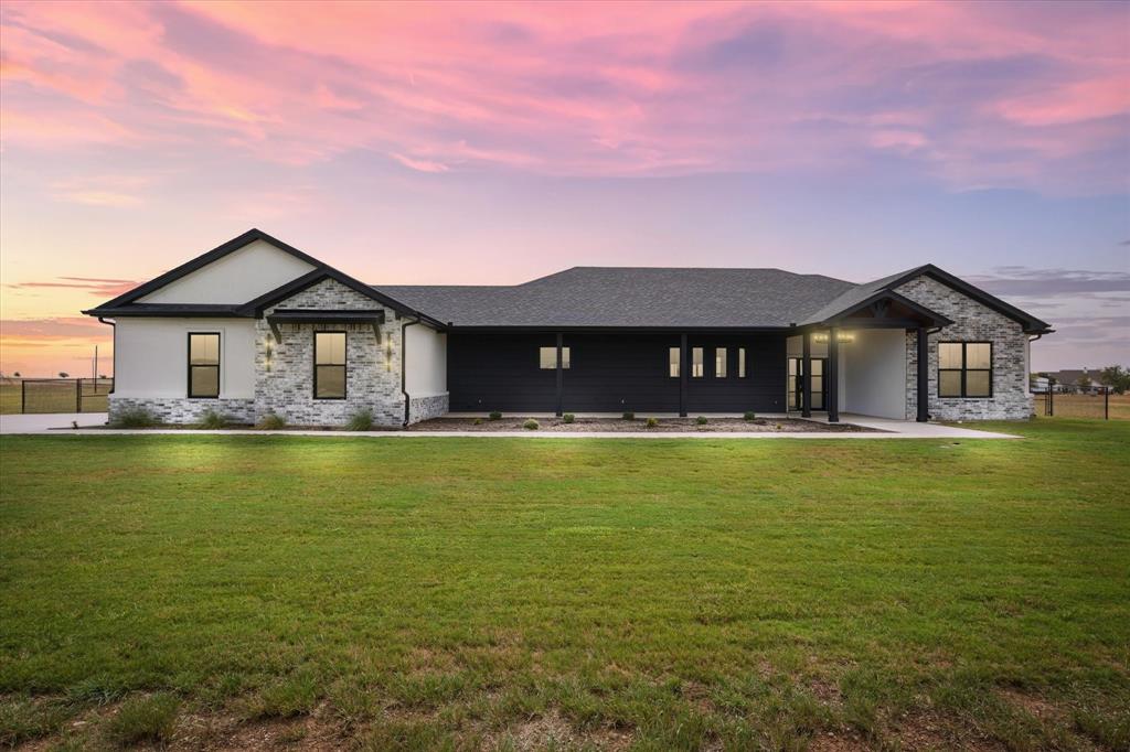611 Willow Moon Ranch Property Photo 1