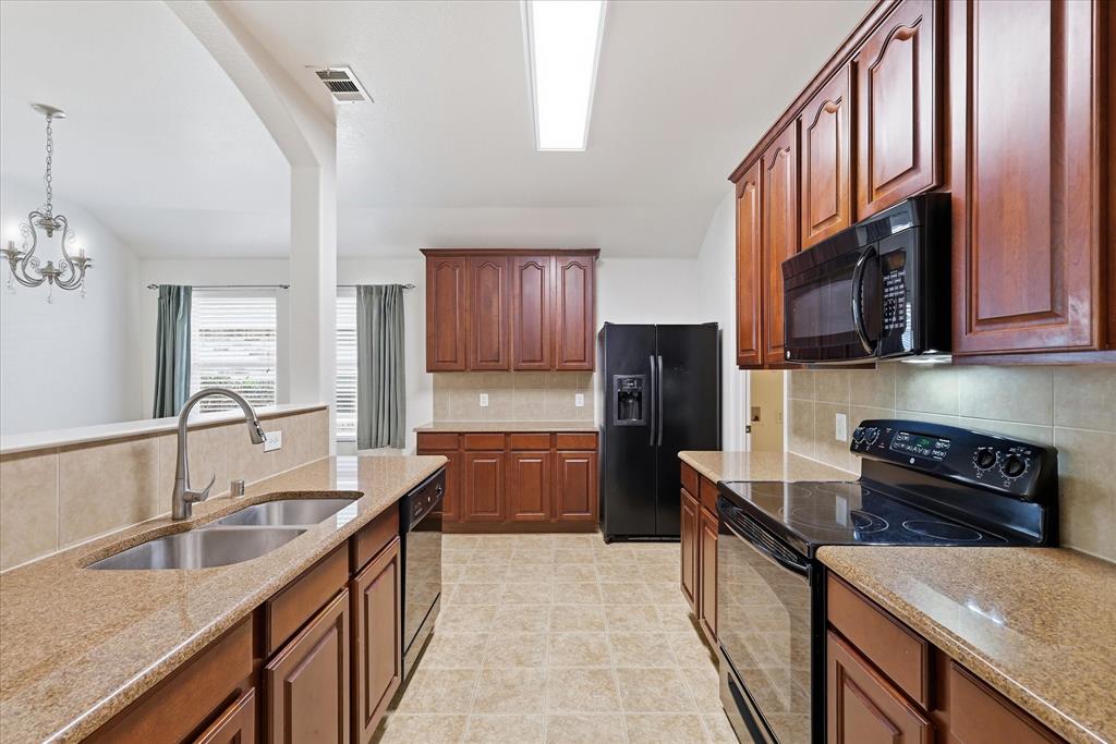 4709 Redbud Drive Property Photo 4
