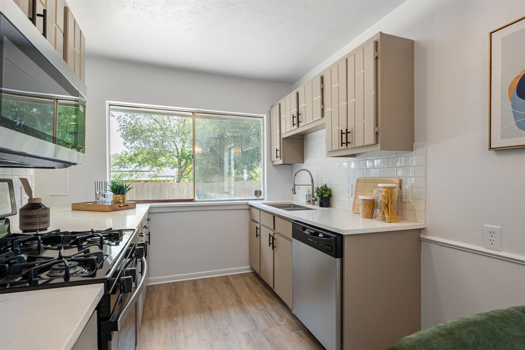 3201 Winderemere Drive Property Photo 6