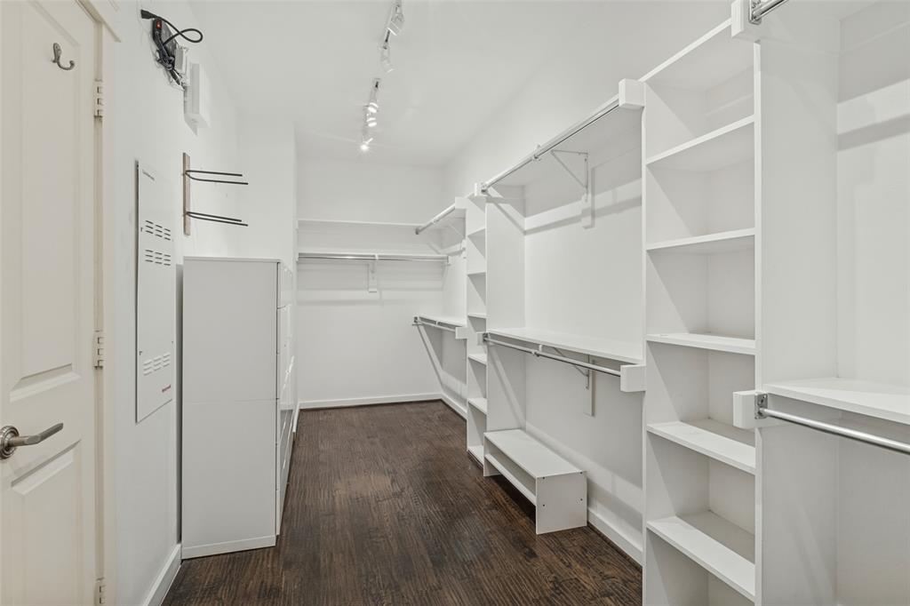 5318 Goodwin Avenue Property Photo 17