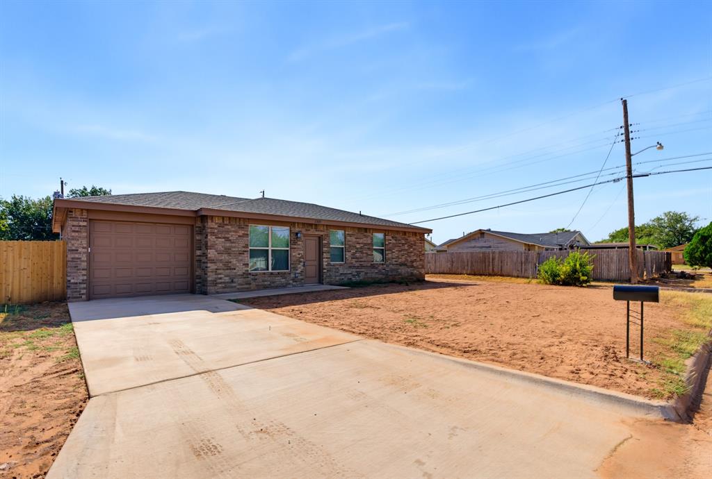 2325 Meadowbrook Drive Property Photo 2
