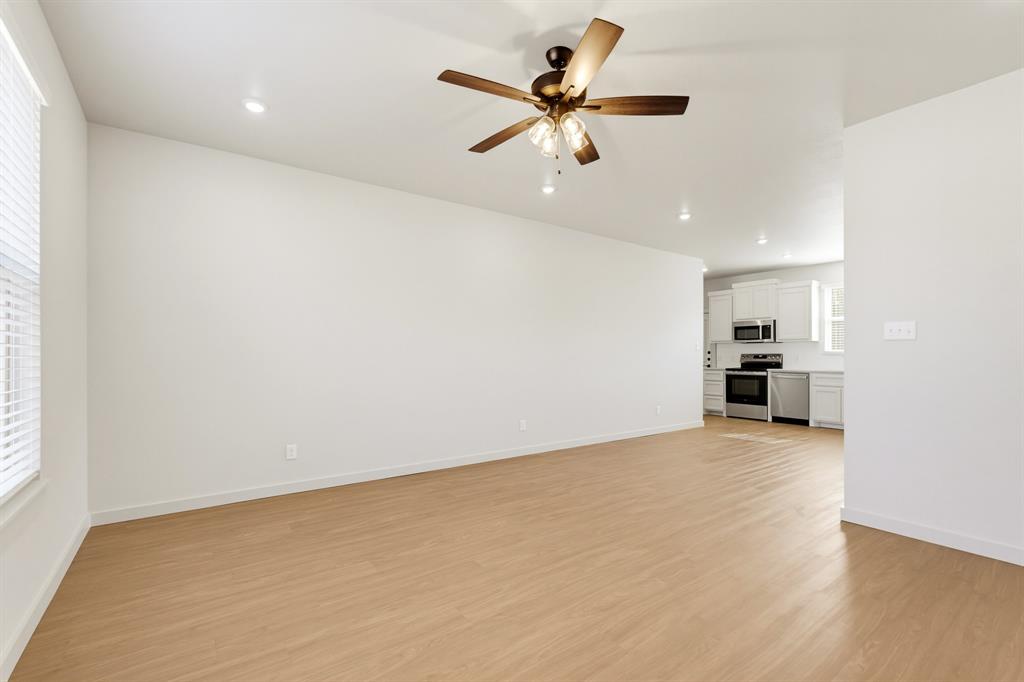 2325 Meadowbrook Drive Property Photo 3