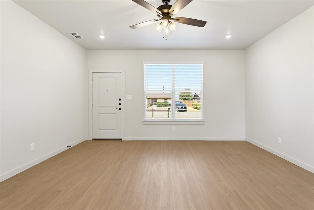 2325 Meadowbrook Drive Property Photo 6