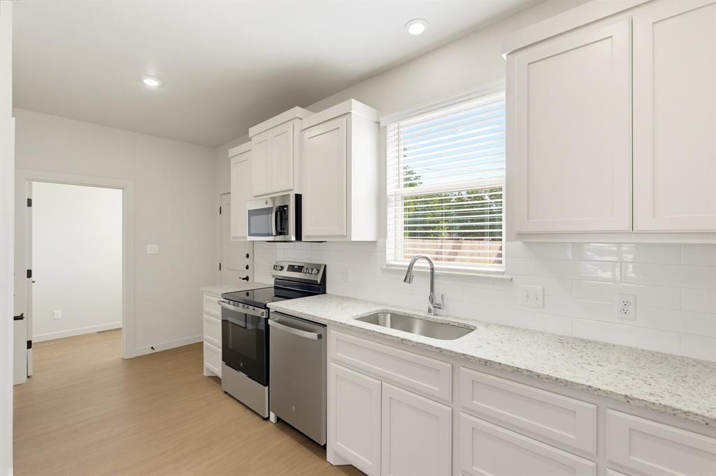 2325 Meadowbrook Drive Property Photo 13
