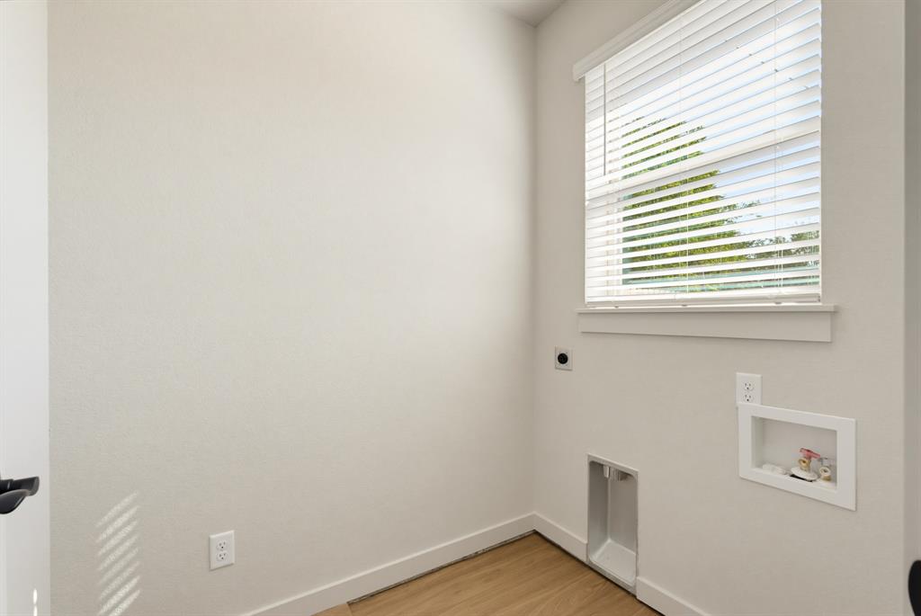 2325 Meadowbrook Drive Property Photo 16