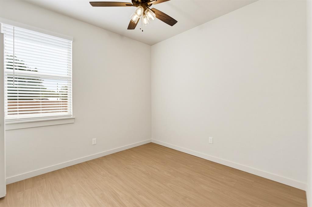 2325 Meadowbrook Drive Property Photo 17
