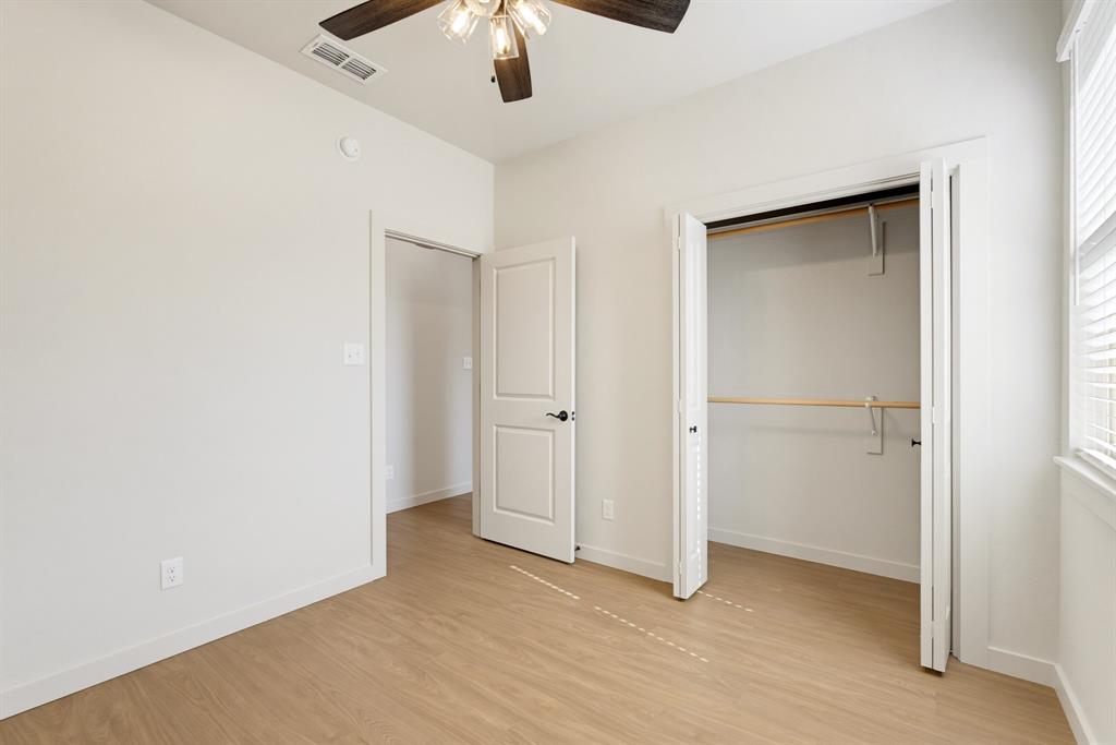 2325 Meadowbrook Drive Property Photo 18