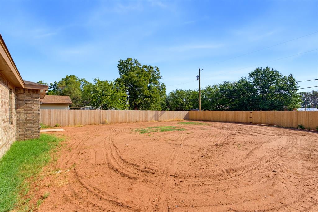 2325 Meadowbrook Drive Property Photo 38