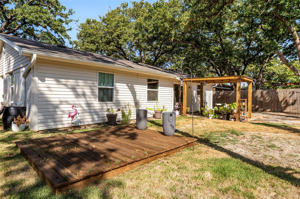 805 Clover Park Drive Property Photo 28
