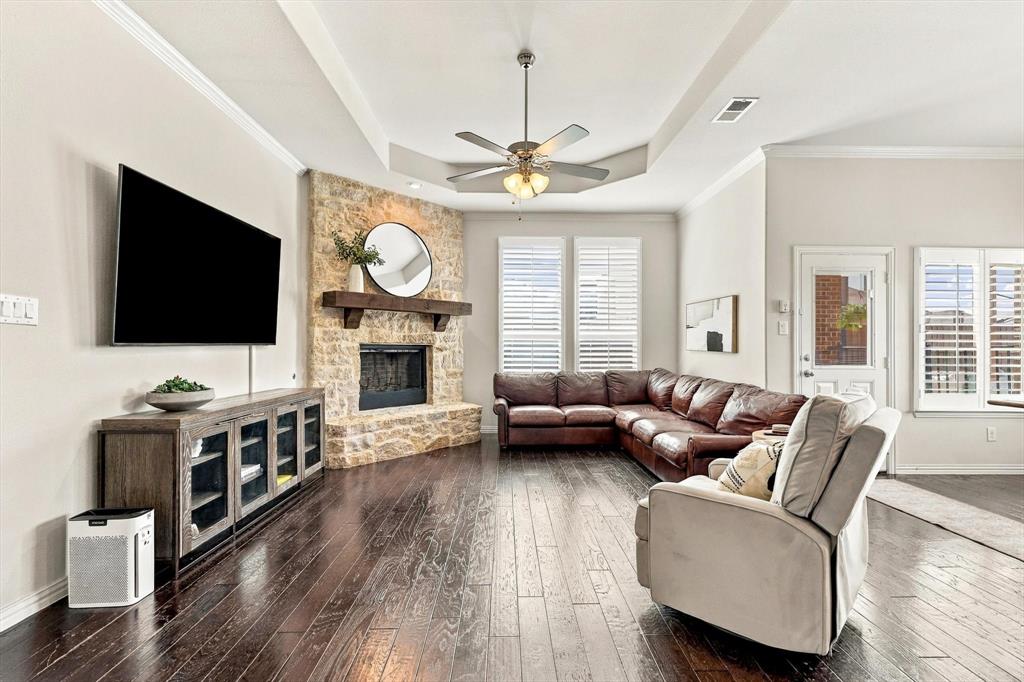 2027 San Marino Lane Property Photo 3