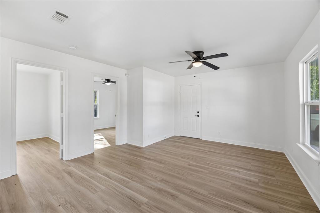820 Grande Drive Property Photo 2