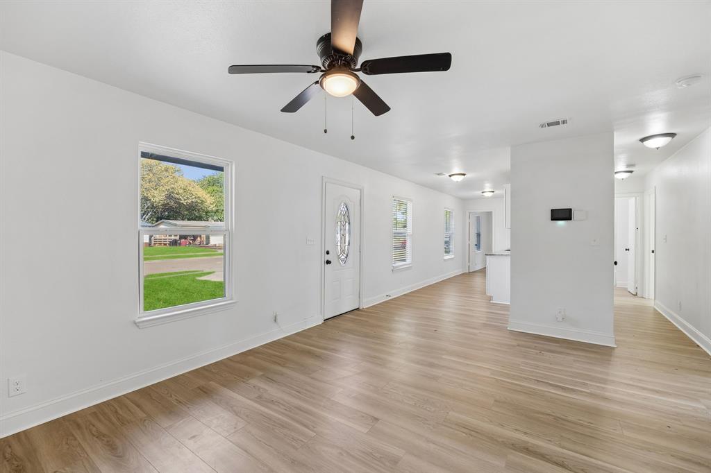 820 Grande Drive Property Photo 4