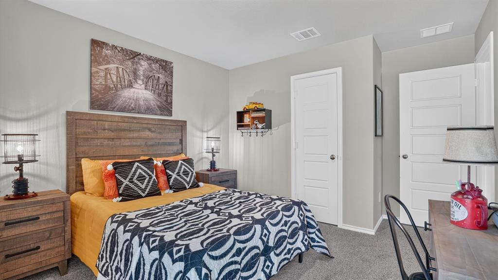 916 Traction Trail Property Photo 30