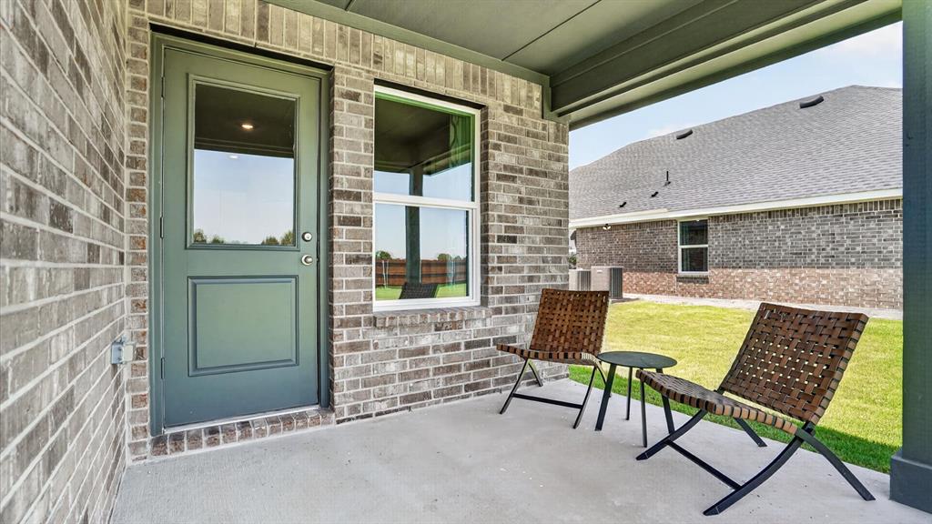 916 Traction Trail Property Photo 34