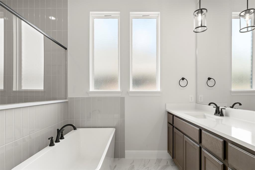 2129 Wickersham Road Property Photo 11