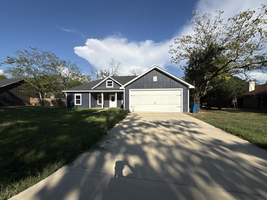 180 N Oak Place Property Photo 1