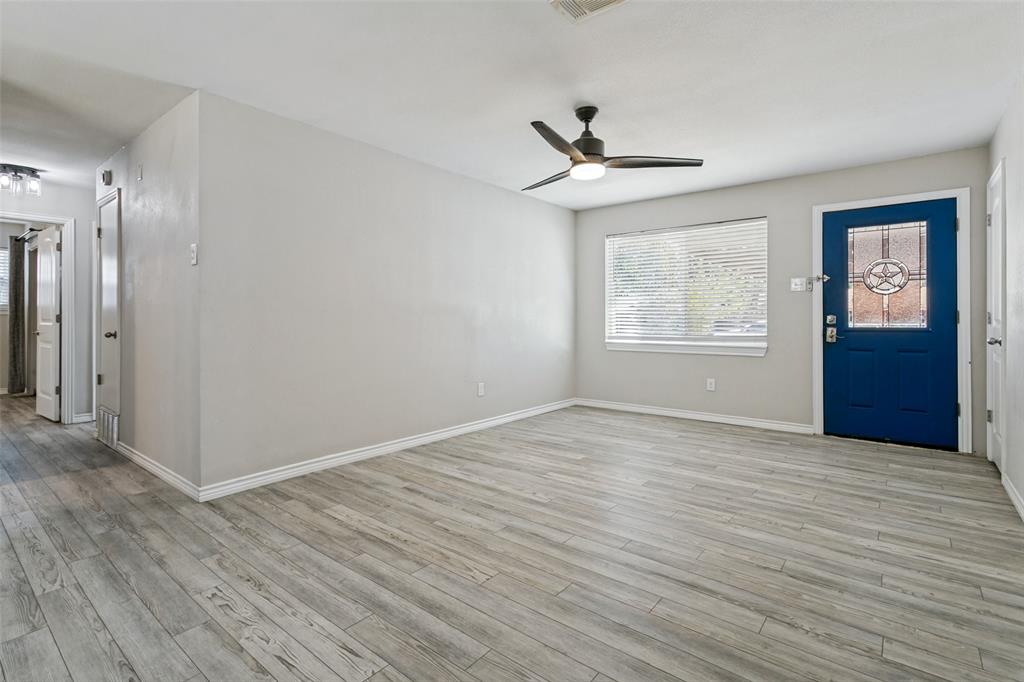 336 Saddle Trail Property Photo 4