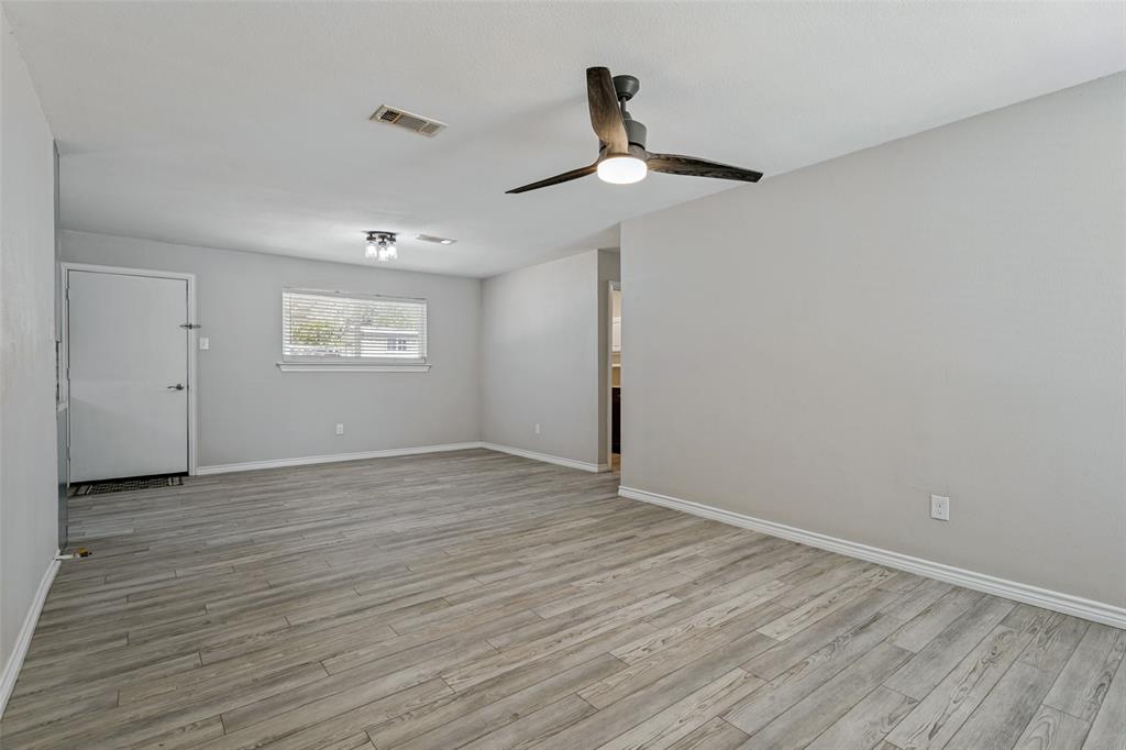 336 Saddle Trail Property Photo 5