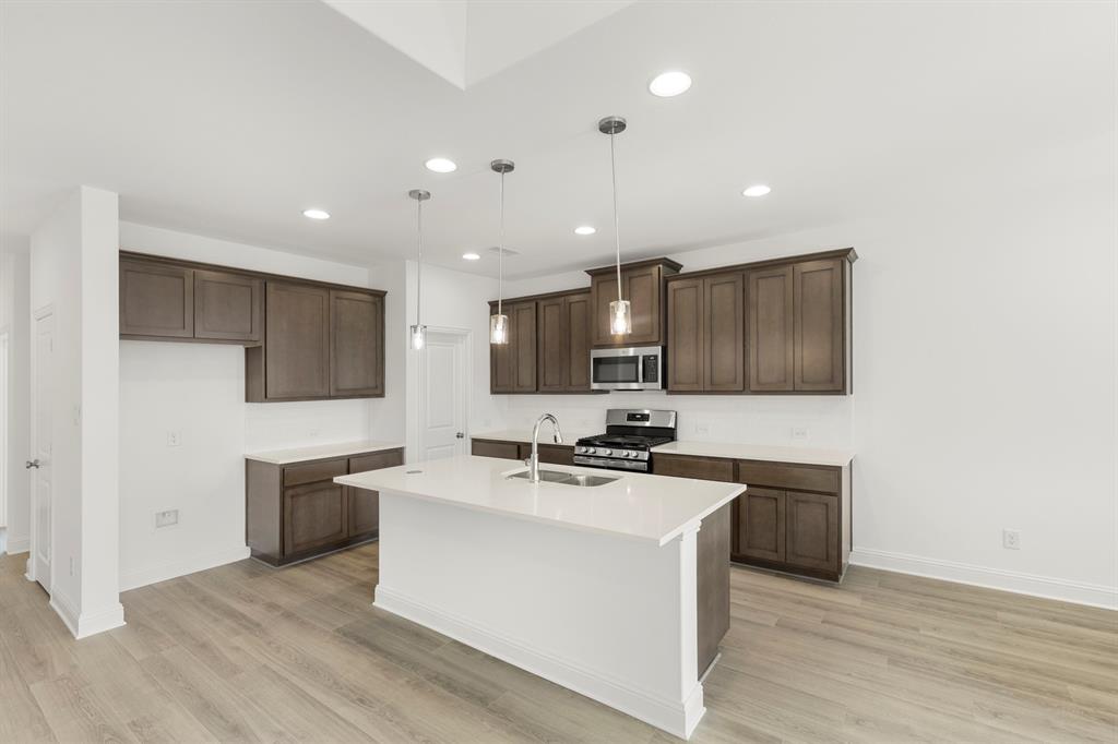 3103 Goldfinch Drive Property Photo 3