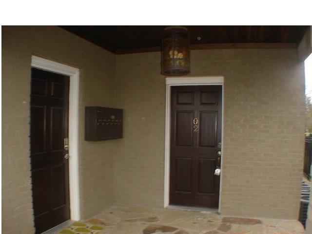 1122 N Zang Boulevard 102 Property Photo 2