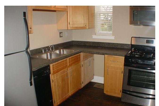 1122 N Zang Boulevard 102 Property Photo 7
