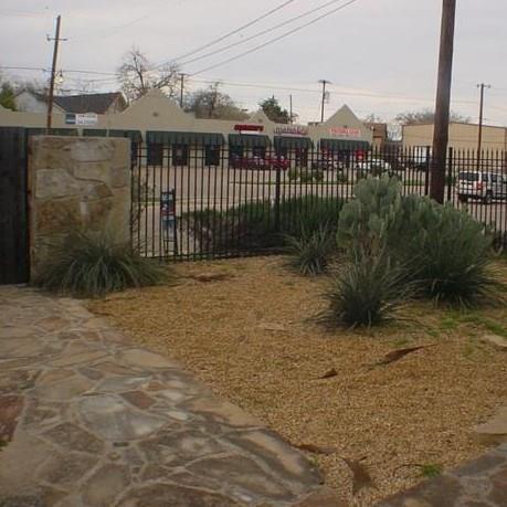 1122 N Zang Boulevard 102 Property Photo 9
