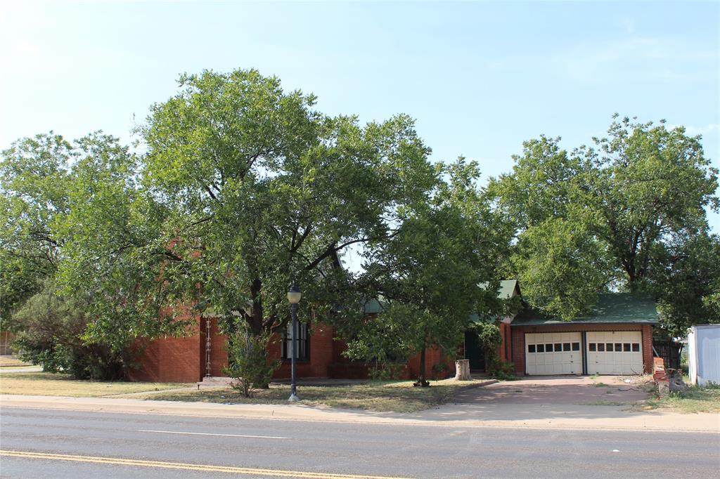 400 E Main Street Property Photo 1