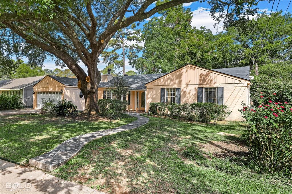 450 Albert Avenue Property Photo 2