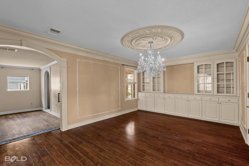 450 Albert Avenue Property Photo 11