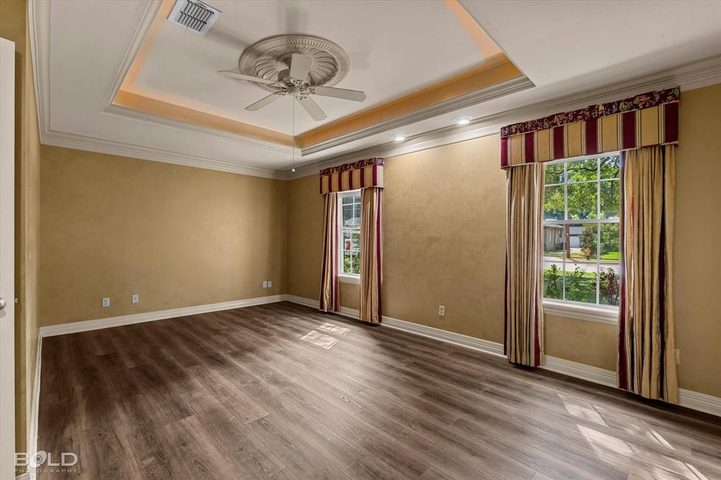 450 Albert Avenue Property Photo 17