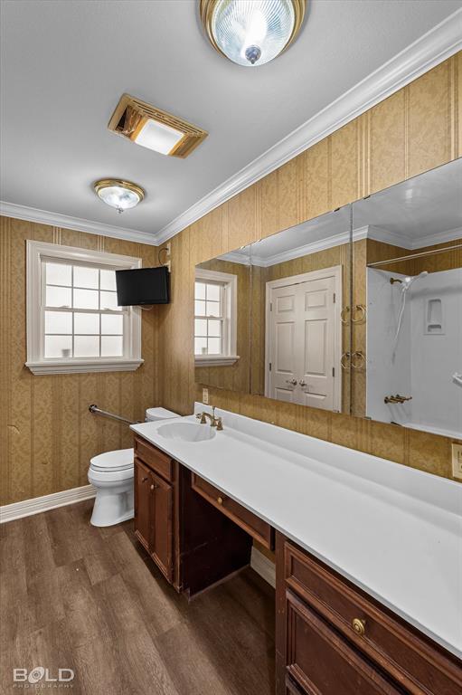 450 Albert Avenue Property Photo 18